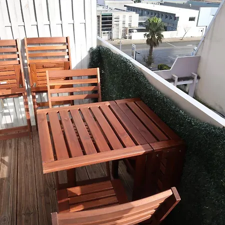 Belle Vue, Calme, Balcon Et Parking Apartamento